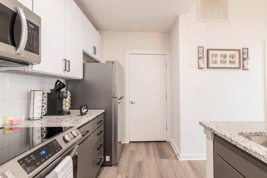 Charming Cozy Apartment With Wi-Fi & Free Parking Charlotte Ngoại thất bức ảnh