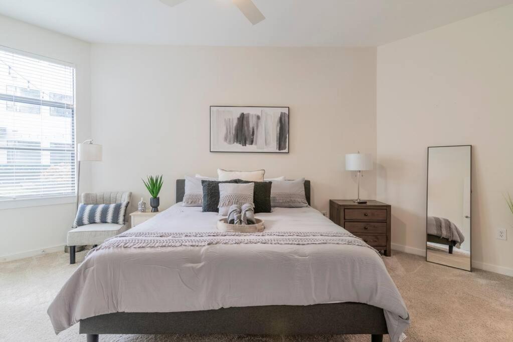 Charming Cozy Apartment With Wi-Fi & Free Parking Charlotte Ngoại thất bức ảnh
