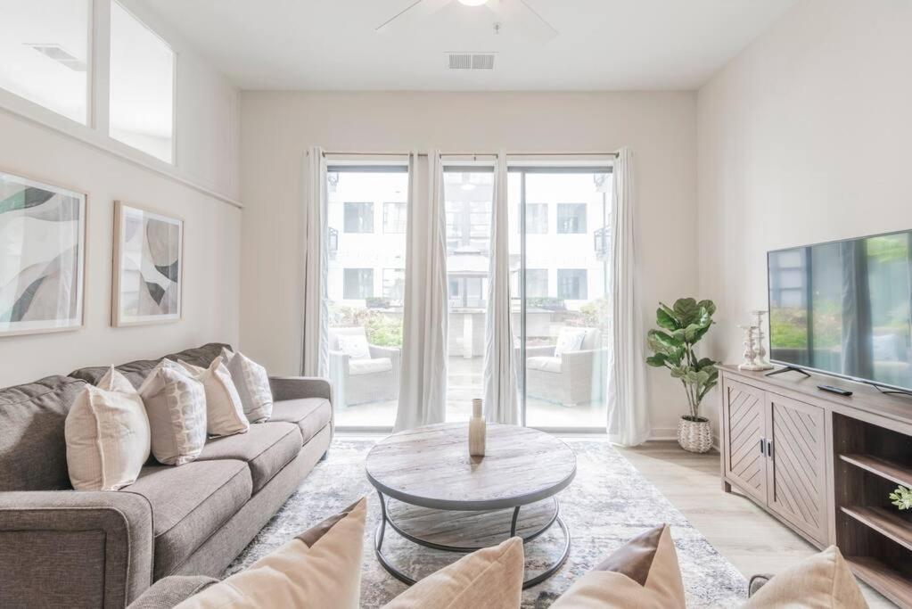 Charming Cozy Apartment With Wi-Fi & Free Parking Charlotte Ngoại thất bức ảnh